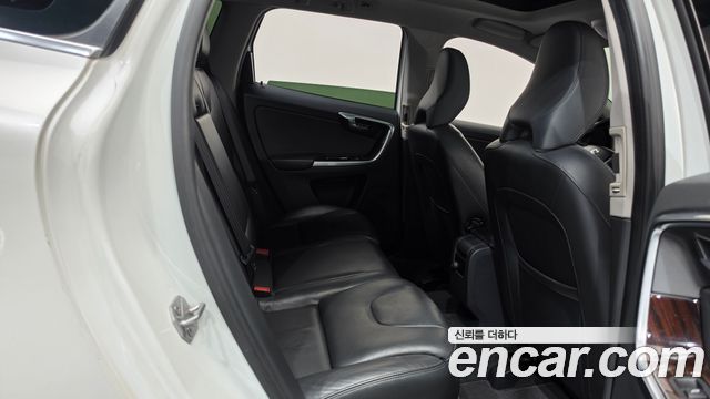 Volvo XC60 D4 1st 2014 — фото 12