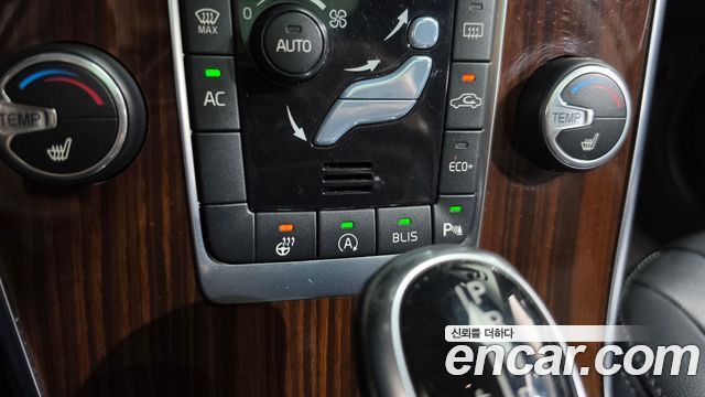 Volvo XC60 D4 1st 2014 — фото 16