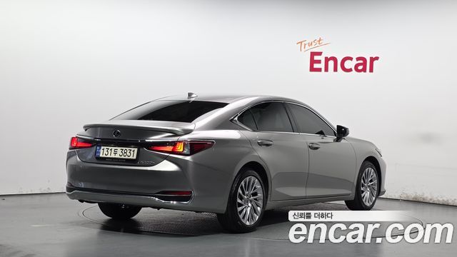 Lexus ES300h (VII) Luxury Plus 2024 — фото 2