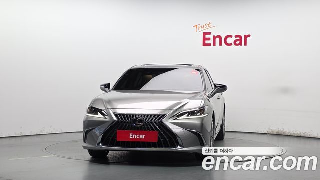 Lexus ES300h (VII) Luxury Plus 2024 — фото 3