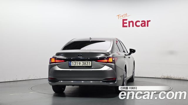 Lexus ES300h (VII) Luxury Plus 2024 — фото 4