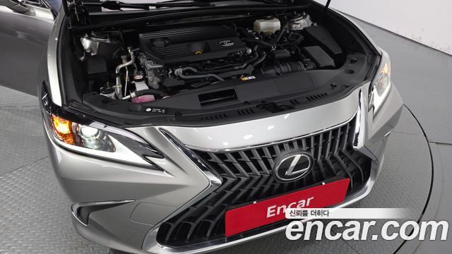 Lexus ES300h (VII) Luxury Plus 2024 — фото 6