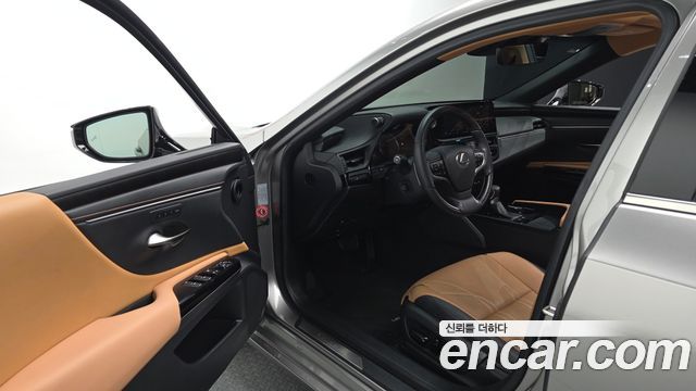 Lexus ES300h (VII) Luxury Plus 2024 — фото 10