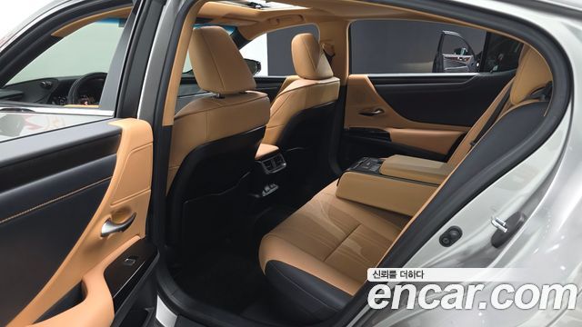 Lexus ES300h (VII) Luxury Plus 2024 — фото 11