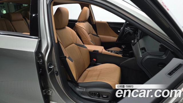 Lexus ES300h (VII) Luxury Plus 2024 — фото 26