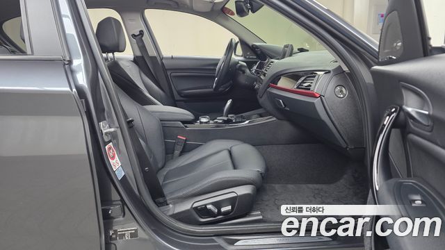 BMW 1 Series (F20) 118d Sport 5Door 2017 — фото 11