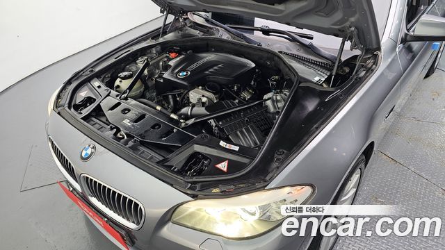 BMW 5 Series (F10) 528i 2012 — фото 6