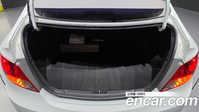 Hyundai Accent (New) 1.4 VVT Modern 2015 — фото 30
