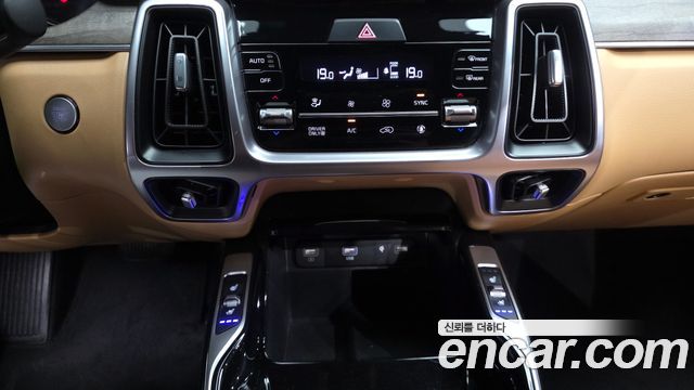 Kia Sorento (IV) HEV 1.6 2WD Prestige 2023 — фото 18