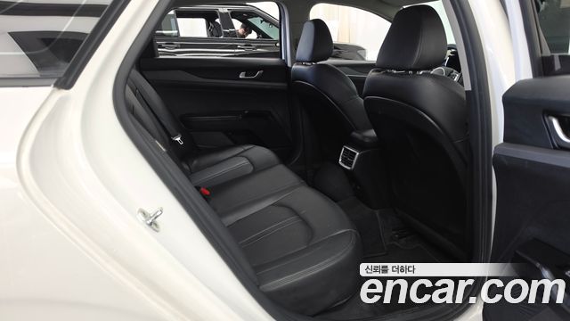 Kia K5 (III) 1.6 Turbo Trendy 2020 — фото 12