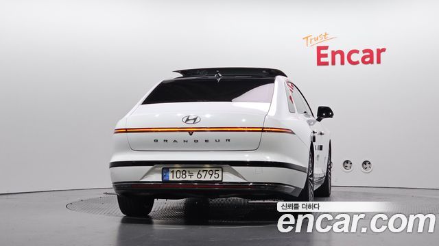 Hyundai Grandeur Hybrid (GN7) Calligraphy 2023 — фото 4
