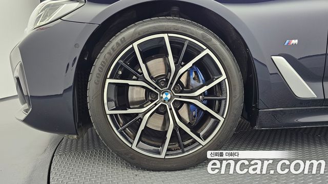 BMW 5 Series (G30) 530i xDrive M Sport Package 2022 — фото 5