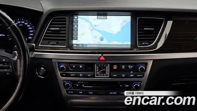 Genesis G80 3.3 GDI AWD Premium Luxury 2017 — фото 14