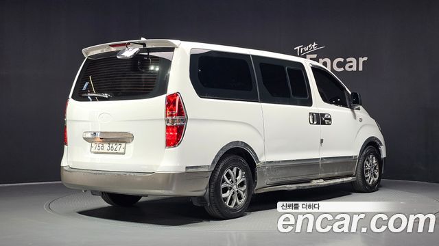 Hyundai Grand Starex 11-Seater Wagon Modern Special 2017 — фото 2