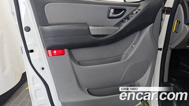 Hyundai Grand Starex 11-Seater Wagon Modern Special 2017 — фото 30