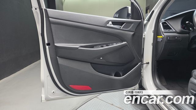 Hyundai Tucson Diesel 1.7 2WD Premium 2017 — фото 24