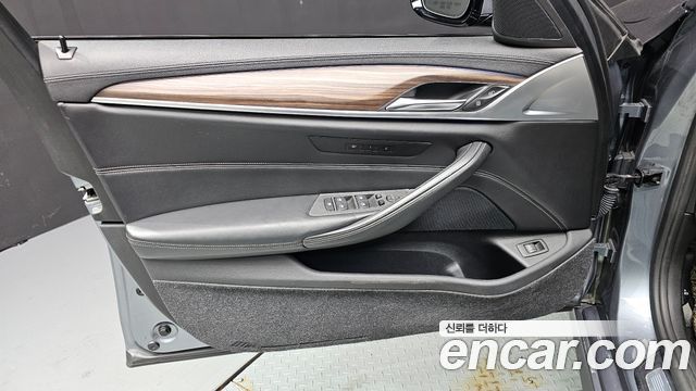 BMW 5 Series (G30) 520d M Sport Package Plus 2017 — фото 24