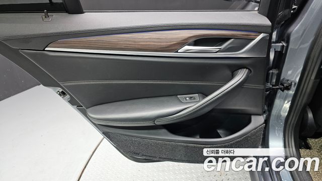 BMW 5 Series (G30) 520d M Sport Package Plus 2017 — фото 25