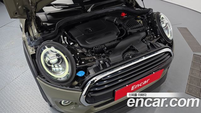 MINI Cooper 5Door Standard 3rd 2020 — фото 6