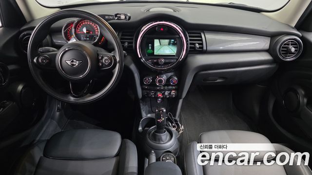 MINI Cooper 5Door Standard 3rd 2020 — фото 7