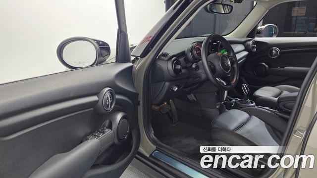 MINI Cooper 5Door Standard 3rd 2020 — фото 10