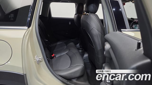 MINI Cooper 5Door Standard 3rd 2020 — фото 12