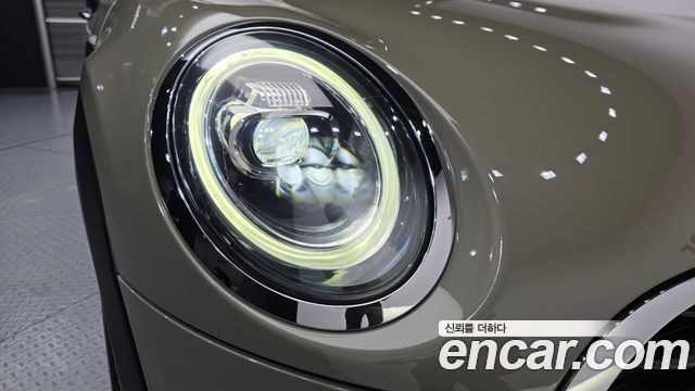 MINI Cooper 5Door Standard 3rd 2020 — фото 22
