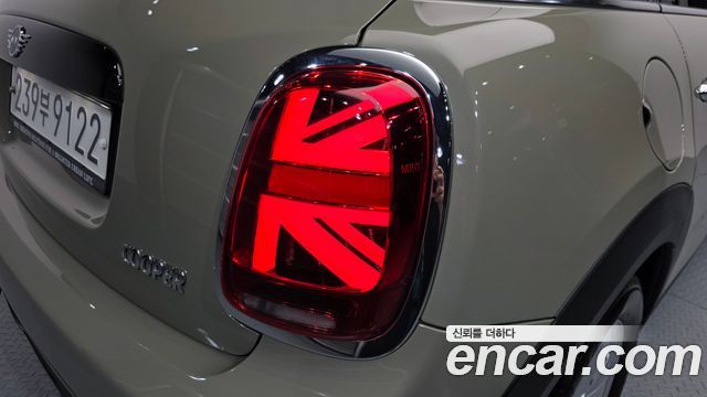 MINI Cooper 5Door Standard 3rd 2020 — фото 23