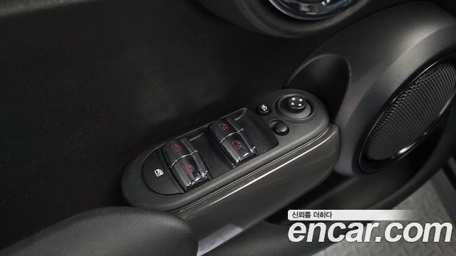 MINI Cooper 5Door Standard 3rd 2020 — фото 27