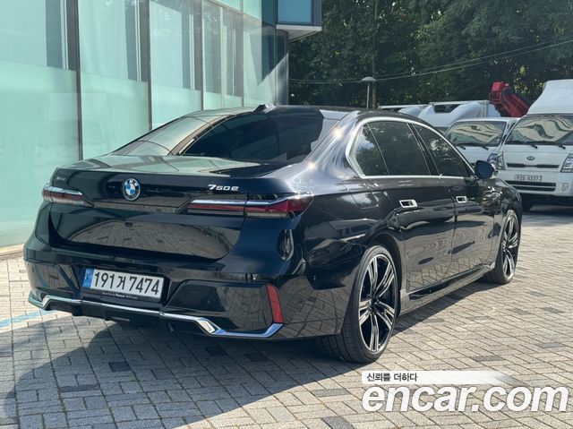BMW 7 Series (G70) 750e xDrive M Sport 2024 — фото 2