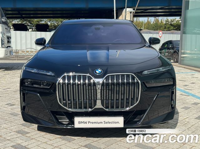 BMW 7 Series (G70) 750e xDrive M Sport 2024 — фото 3