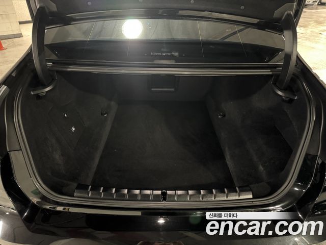 BMW 7 Series (G70) 750e xDrive M Sport 2024 — фото 15