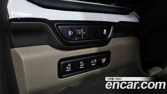 Kia Carnival (IV) HEV 9seater Signature 2027 — фото 18