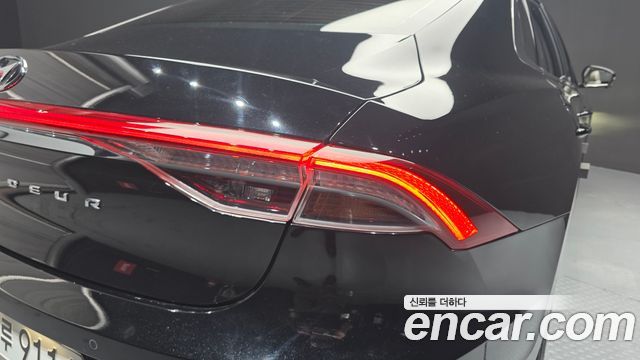 Hyundai Grandeur (IG) 2.5 Le Blanc 2023 — фото 23