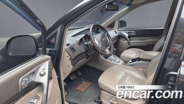 KG Mobility (SsangYong) Korando Turismo 4WD RX 9-seater 2016 — фото 10