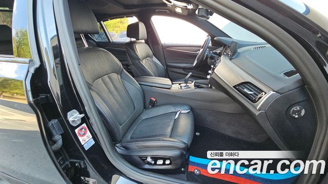 BMW 5 Series (G30) 520d xDrive M Sport Package Plus 2017 — фото 11