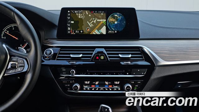 BMW 5 Series (G30) 520d xDrive M Sport Package Plus 2017 — фото 14