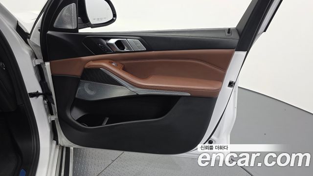 BMW X7 (G07) xDrive 40i Design Pure Excellence 7-Seater 2021 — фото 24