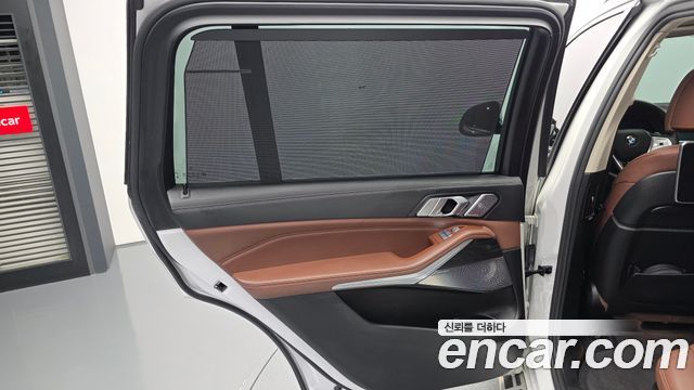 BMW X7 (G07) xDrive 40i Design Pure Excellence 7-Seater 2021 — фото 25