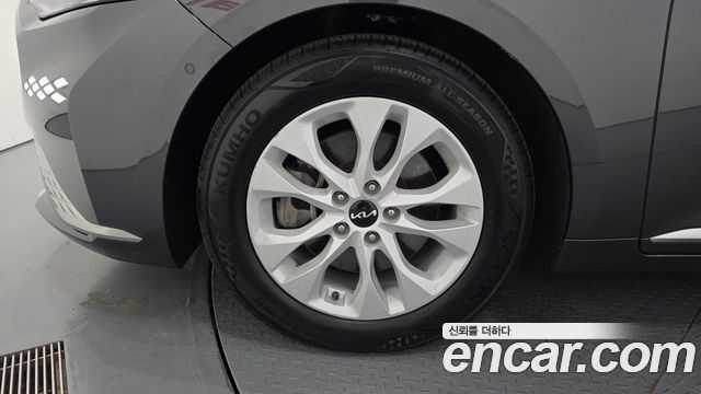 Kia K8 2.5 Gasoline 2WD Noblesse 2022 — фото 5