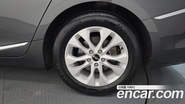 Kia K8 2.5 Gasoline 2WD Noblesse 2022 — фото 21