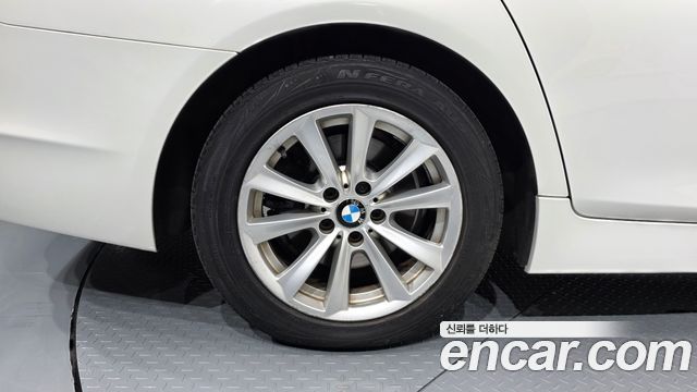 BMW 5 Series (F10) 520d 2013 — фото 5