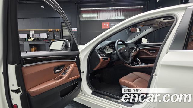 BMW 5 Series (F10) 520d 2013 — фото 10
