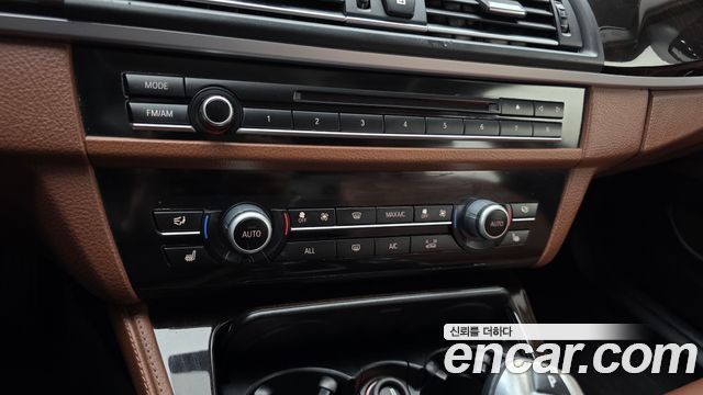 BMW 5 Series (F10) 520d 2013 — фото 18