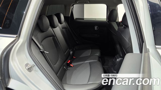 MINI Cooper D Clubman Standard 2nd 2021 — фото 11