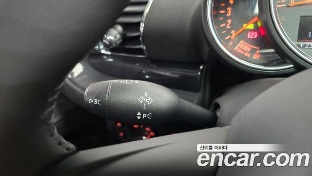 MINI Cooper D Clubman Standard 2nd 2021 — фото 28