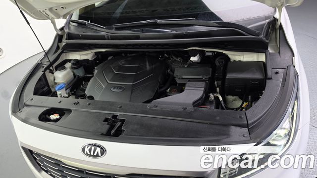 Kia Carnival Gasoline 9-Seater Noblesse Special 2020 — фото 6