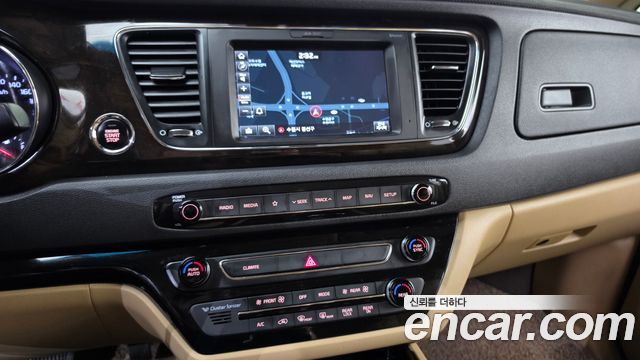 Kia Carnival Gasoline 9-Seater Noblesse Special 2020 — фото 14