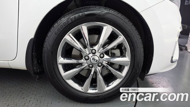 Kia Carnival Gasoline 9-Seater Noblesse Special 2020 — фото 21