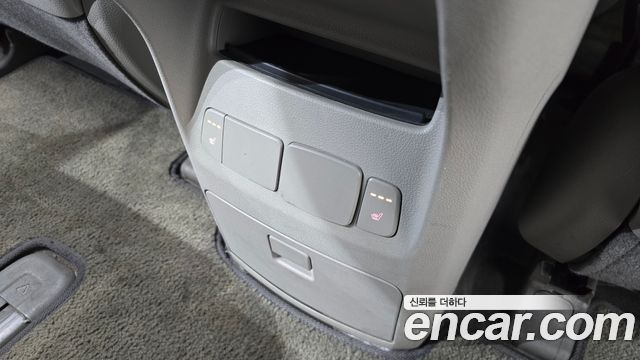 Kia Carnival 9-seater Prestige 2017 — фото 18